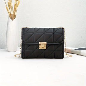 Bolsa transversal versátil com fecho de cadeado.