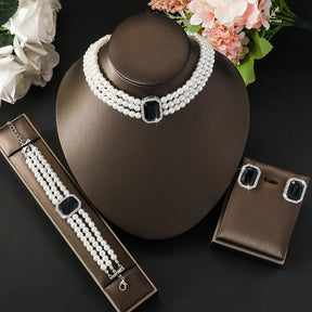 Conjunto de joias femininas de luxo.