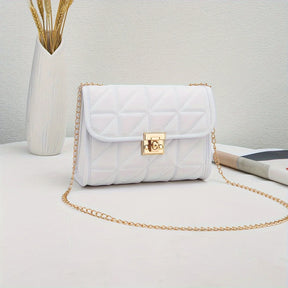 Bolsa transversal versátil com fecho de cadeado.