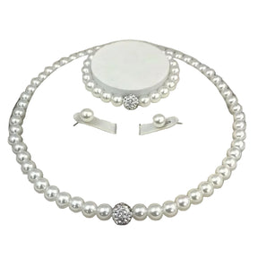 Conjunto de joias, Colar, pulseira e brincos com pérolas.